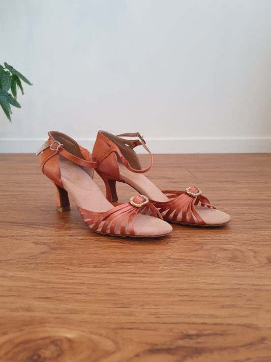 #51 Tan Diamante Buckle